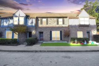 More Details about MLS # 9101655 : 840 THREADNEEDLE ST # 209