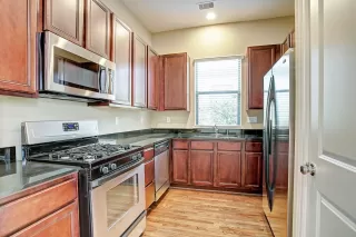 Photo #5: 92255670 Listing 