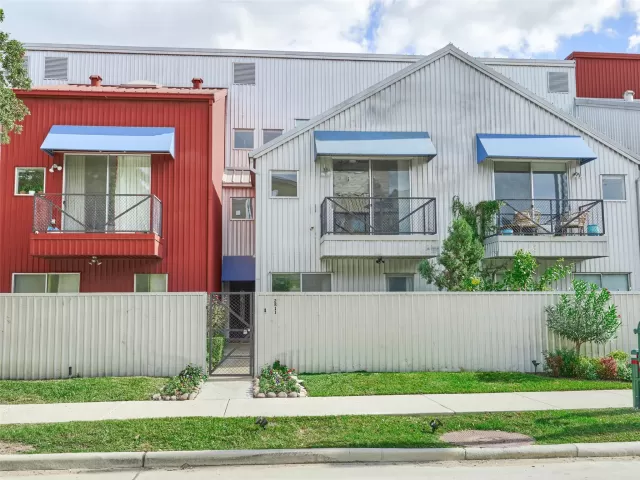 MLS: 92513361 Condo For Sale