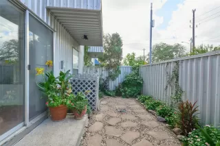 Photo #2: 92513361 Listing 