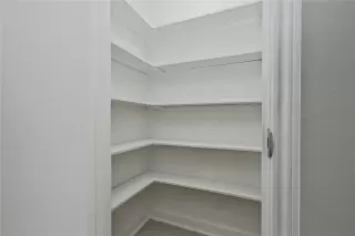 Photo #5: 92613340 Listing