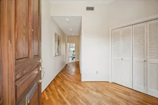 Photo #6: 92735575 Listing