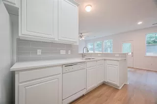 Photo #3: 92914837 Listing 