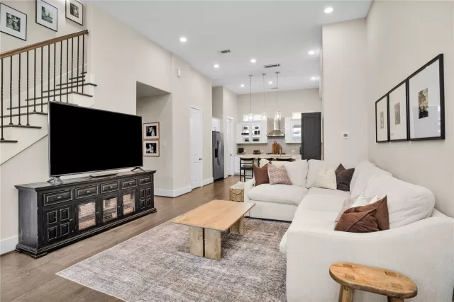 MLS: 93024219 Condo For Sale