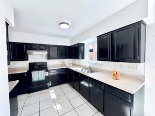 Photo #1: 93285202 Listing 