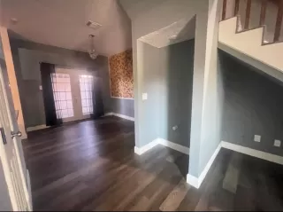 Photo #5: 93707376 Listing 