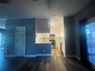 Photo #6: 93707376 Listing 