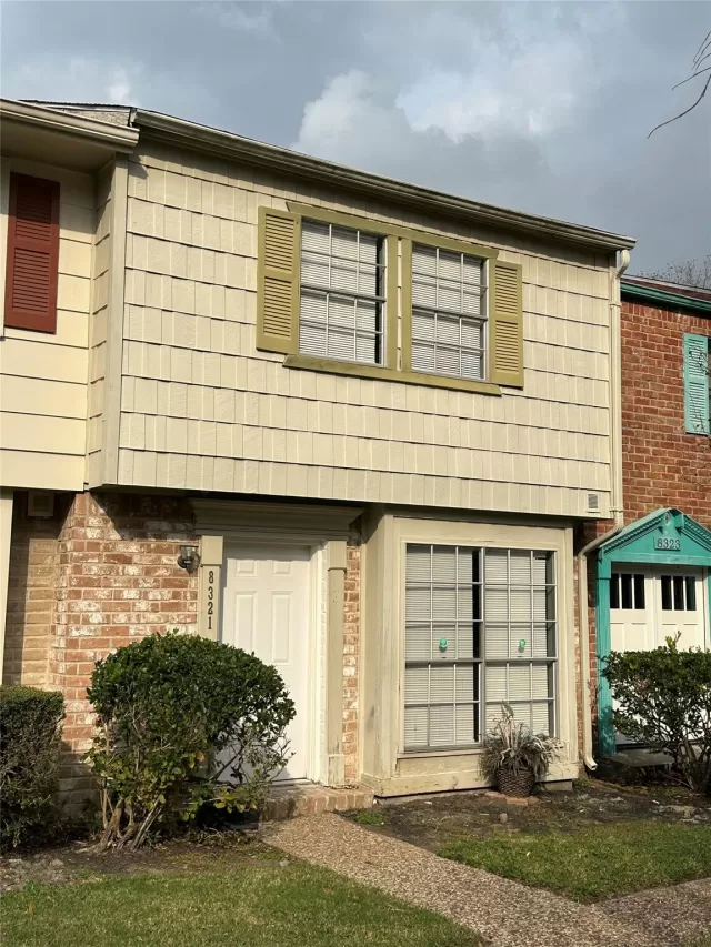 MLS: 9373378 Condo For Sale