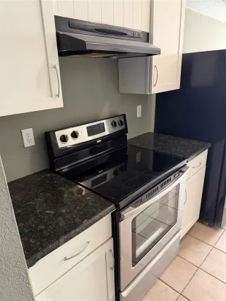 Photo #5: 9373378 Listing 