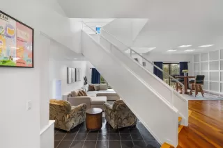 Photo #3: 94561677 Listing