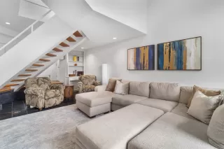 Photo #4: 94561677 Listing