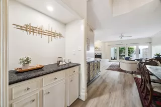 Photo #5: 95197340 Listing