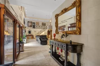 Photo #6: 95308588 Listing