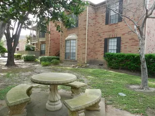 Photo #2: 95399496 Listing