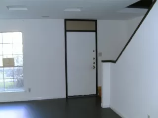 Photo #3: 95590819 Listing