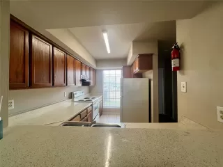 Photo #3: 95915529 Listing 