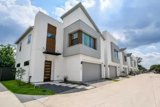 Photo #1: 96538691 Listing 