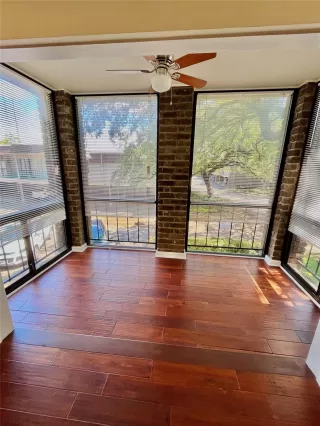 Photo #4: 96677920 Listing