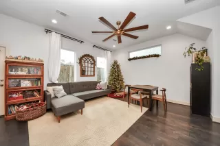 Photo #6: 96848533 Listing 