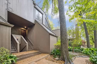 Photo #1: 97045104 Listing 