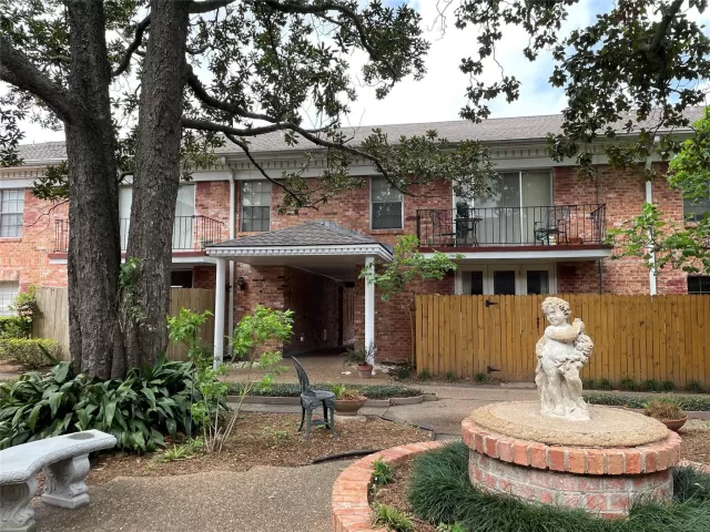 MLS: 97409266 Condo For Sale