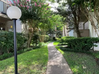 Photo #5: 97605346 Listing