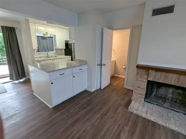 MLS: 98085161 Condo For Sale