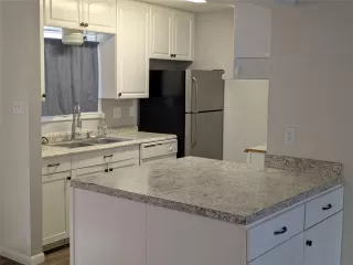 Photo #5: 98085161 Listing 