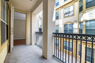 Photo #4: 98243105 Listing