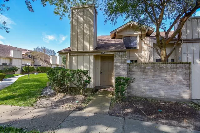 MLS: 98330390 Condo For Sale