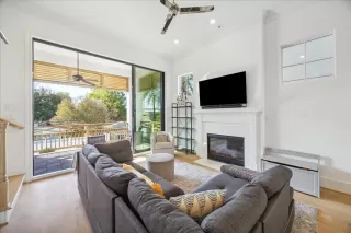 Photo #4: 98360195 Listing 